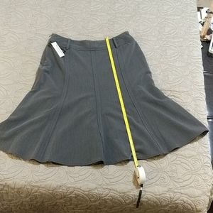 Comfy and versatile Larry Levine skirt